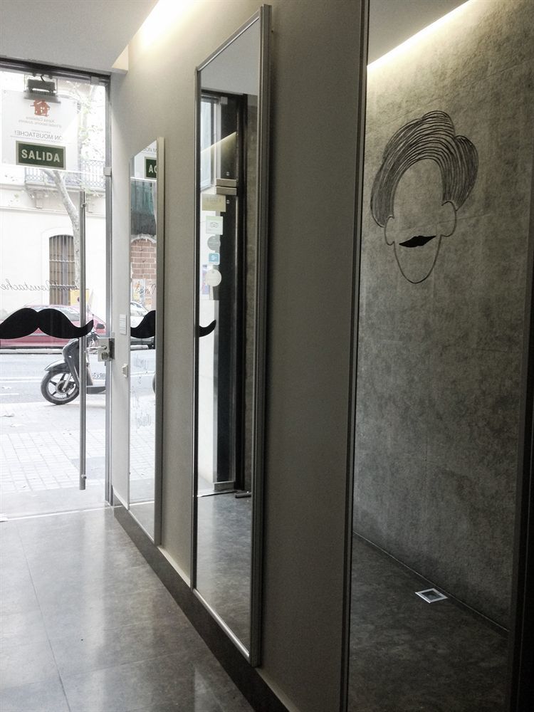 巴塞罗那 小胡子礼物精品旅舍旅舍 外观 照片